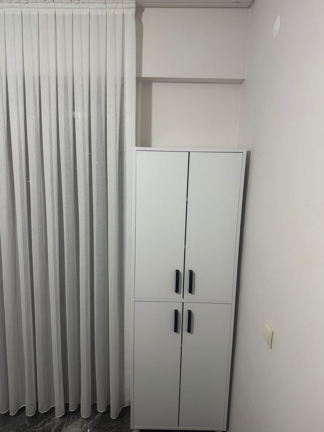 Customer photo review of Rani F1 Çok Amaçlı Dolap 4 Kapaklı 6 Raflı Banyo Kiler Mutfak Dolabı Beyaz M4