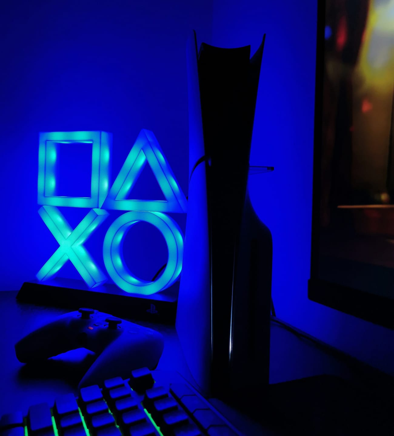 Customer photo review of PlayStation Icons Light PS5 XL