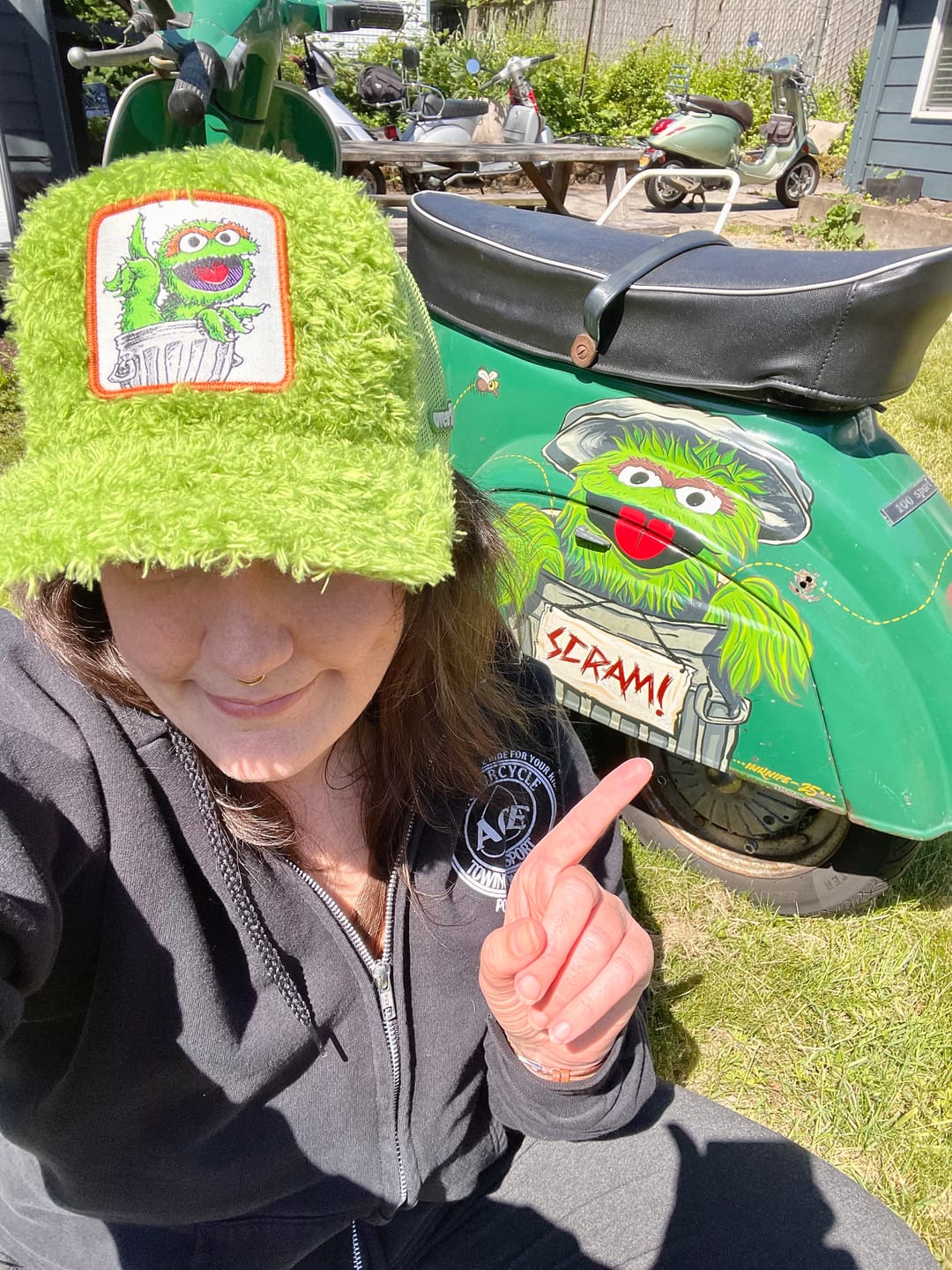 Customer photo review of OVERLORD X Sesame Street: Oscar The Grouch