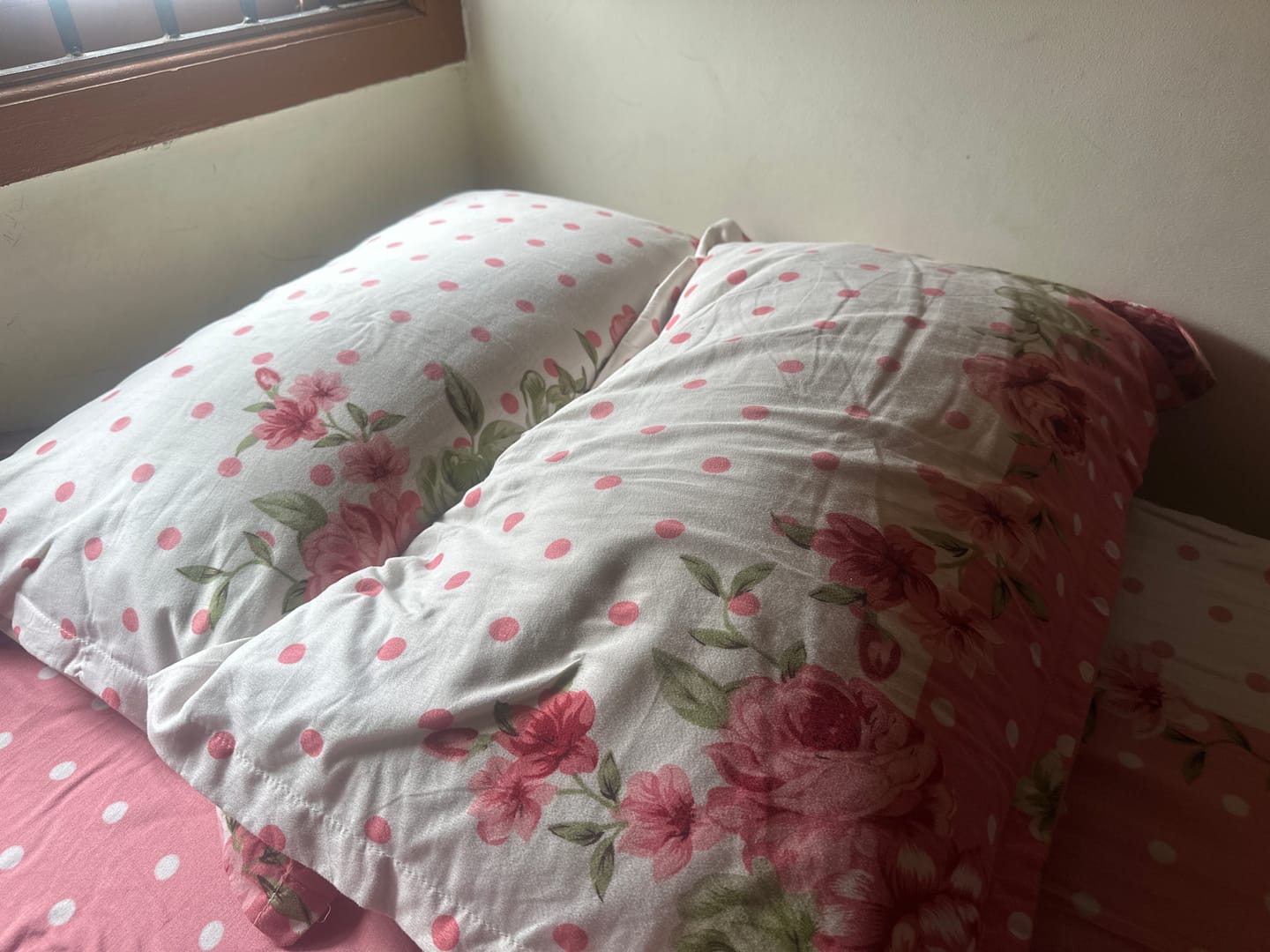 Customer photo review of Flo Adjustable Pillow (Fibre)