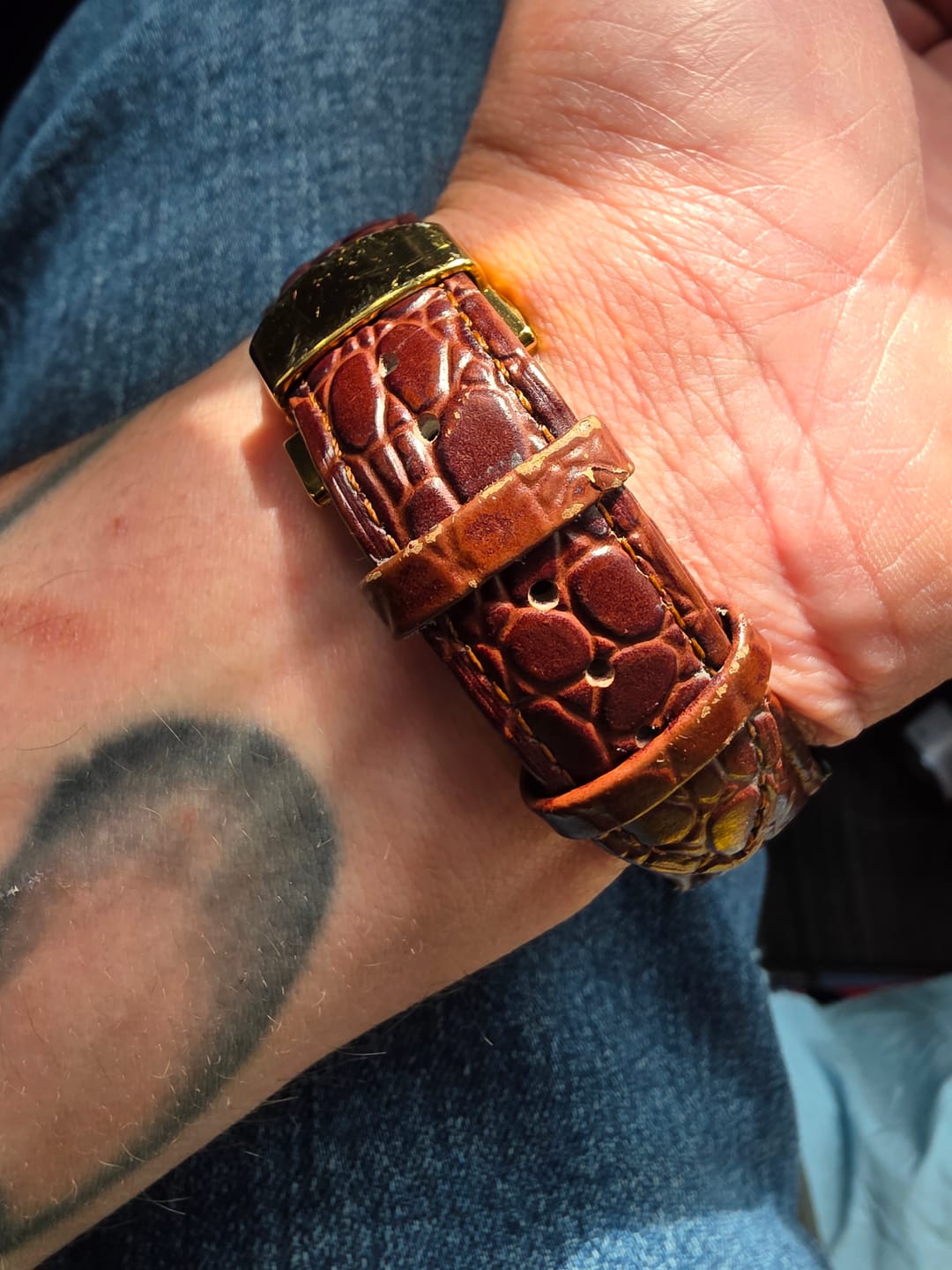 Customer photo review of Samsung Galaxy Watch Crocodile Leather Band