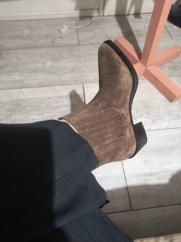Customer photo review of BOTIN BROOKLYN MUSTANG 5539