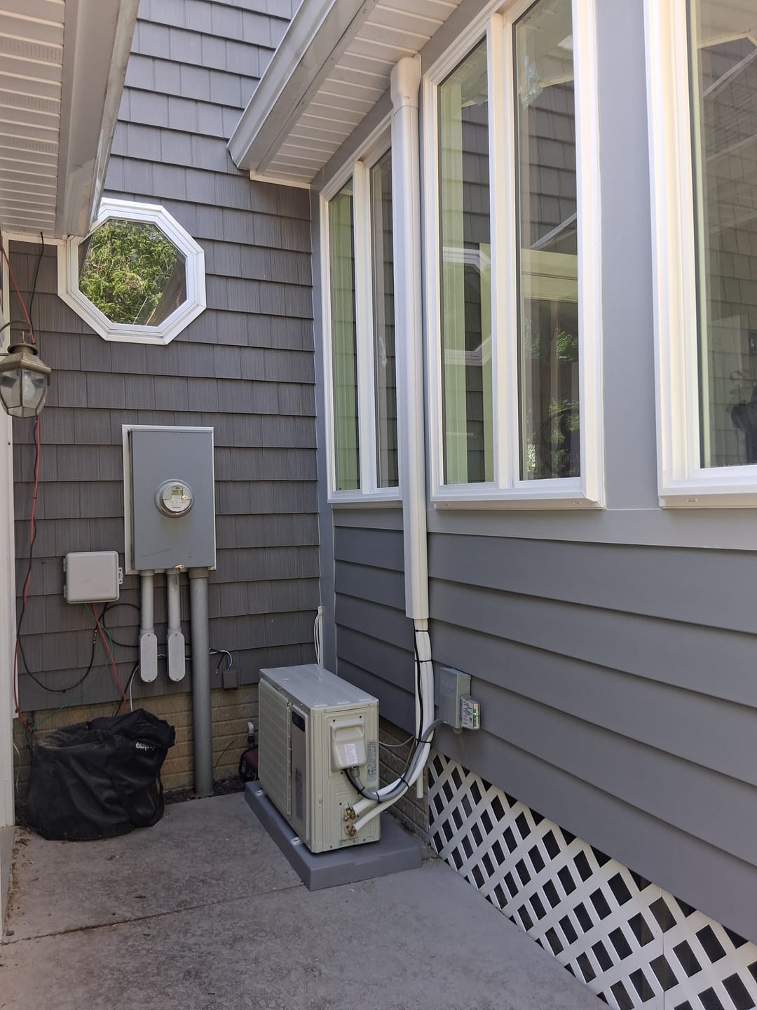 Customer photo review of DELLA Serena Series 18000 BTU 22 SEER2 Mini-Split Heat Pump AC - Up to 1000 Sq.Ft.