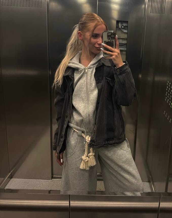 Customer photo review of Aelfric Eden Super Baggy Barrel Sweatpants