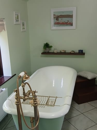 Customer photo review of Solid Oak Floating Shelf