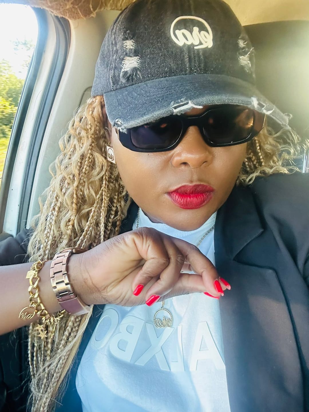 Customer photo review of Era Distressed Black Denim Cap