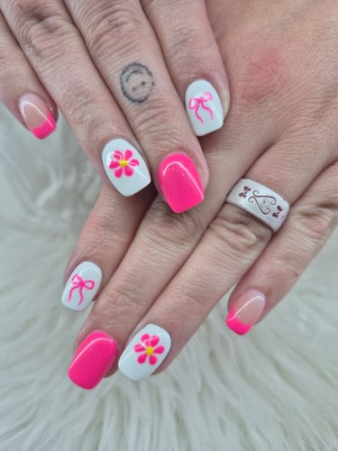 Customer photo review of Gotti No Wipe Gel Top Coat - Super Slick - New and Improved Formula (GOLD BOTTLE)