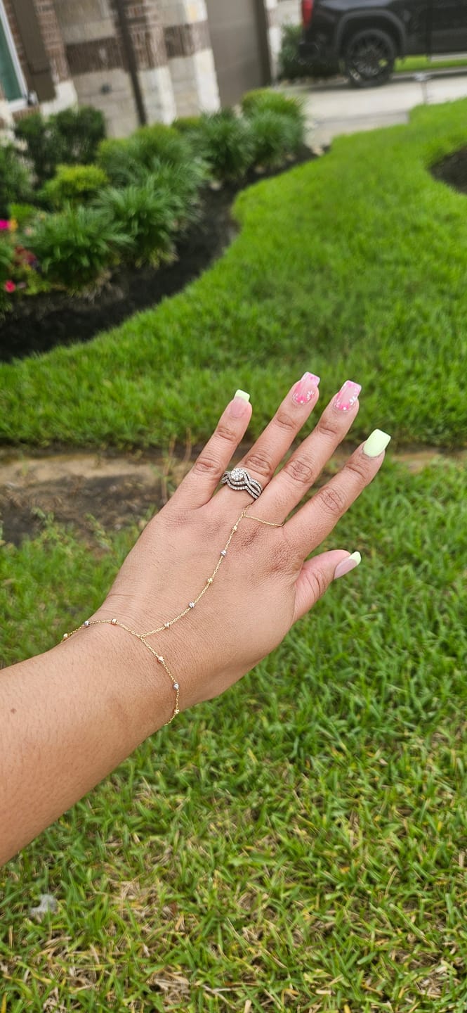 Customer photo review of Romie Hand Chain
