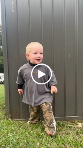 Customer video review of Love mum tee PRE SALE