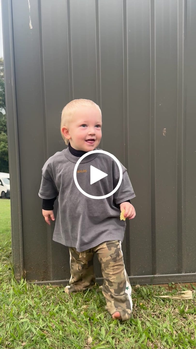 Customer video review of Love mum tee PRE SALE