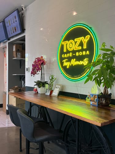 Customer photo review of TOZY | LED NEON SIGN (6 tabletop signs and 15 keychains free)