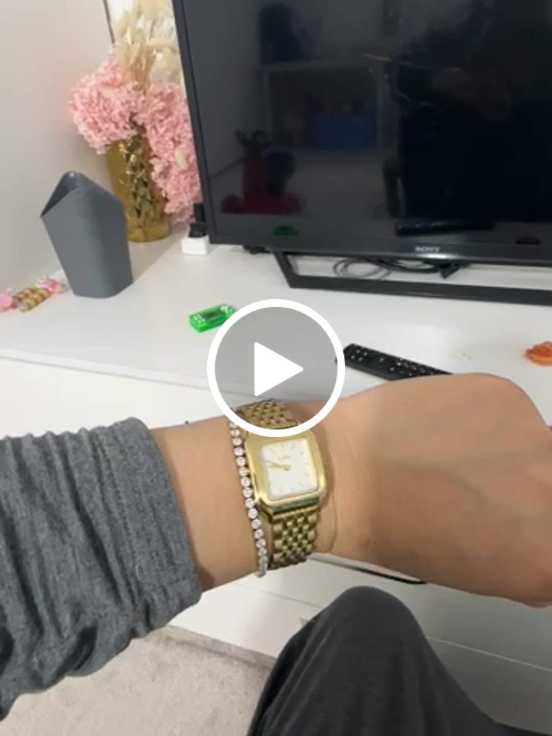 Customer video review of Macy Gold White