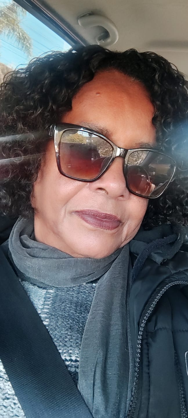 Customer photo review of Peruca Wig Humana Nataly Castanho Cacheada