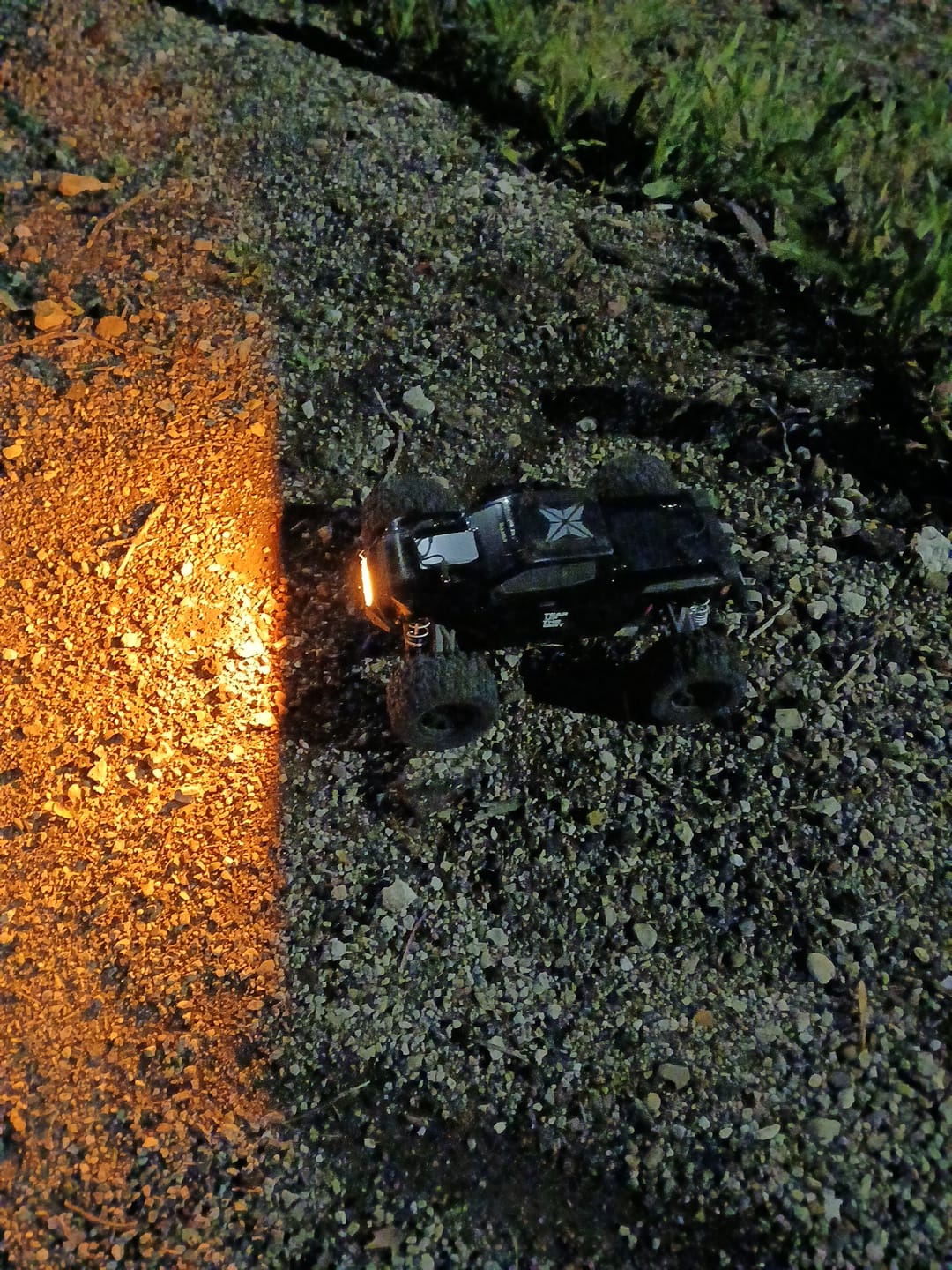 Customer photo review of Rlaarlo Omni-Terminator Carbon Fiber MINI 1:10 Scale RTR Brushless Monster Truck, RZ001B-C