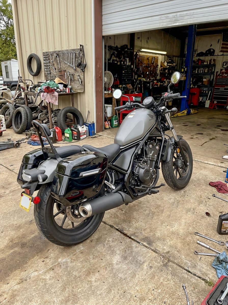 Customer photo review of 24L - Ironclad Quick-Mount Medium Honda Rebel 1100 Painted Hard Saddlebags