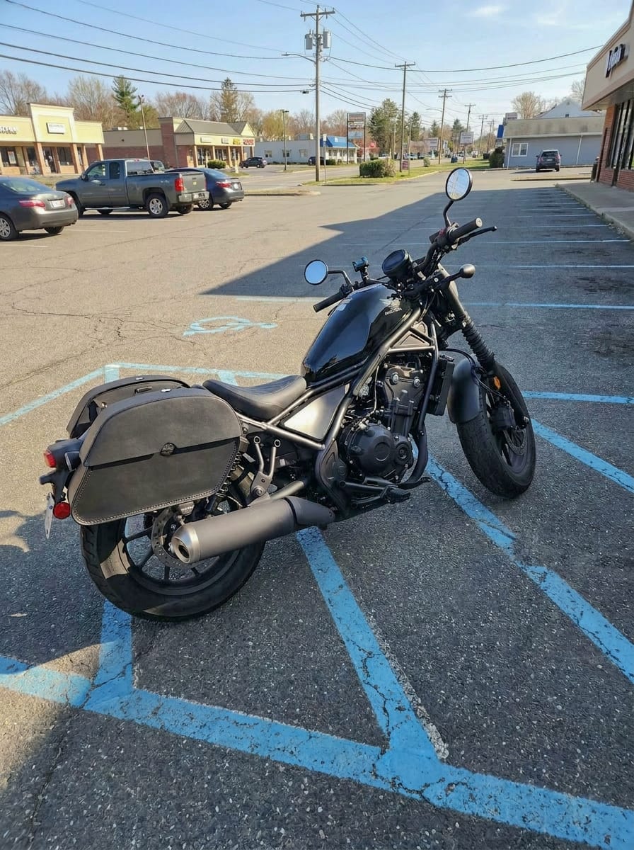 Customer photo review of 28L - Panzer Medium Quick Mount Honda Rebel 500 Leather Saddlebags