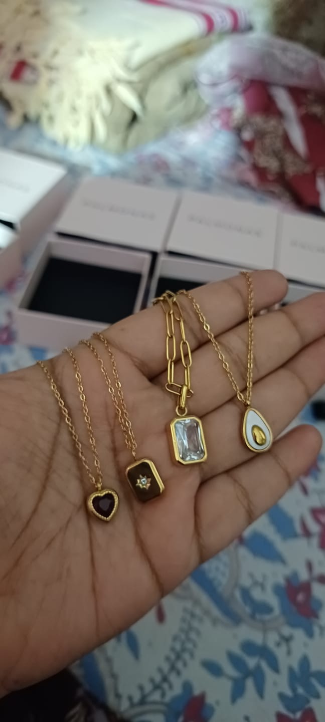Customer photo review of Classic Floral Necklace