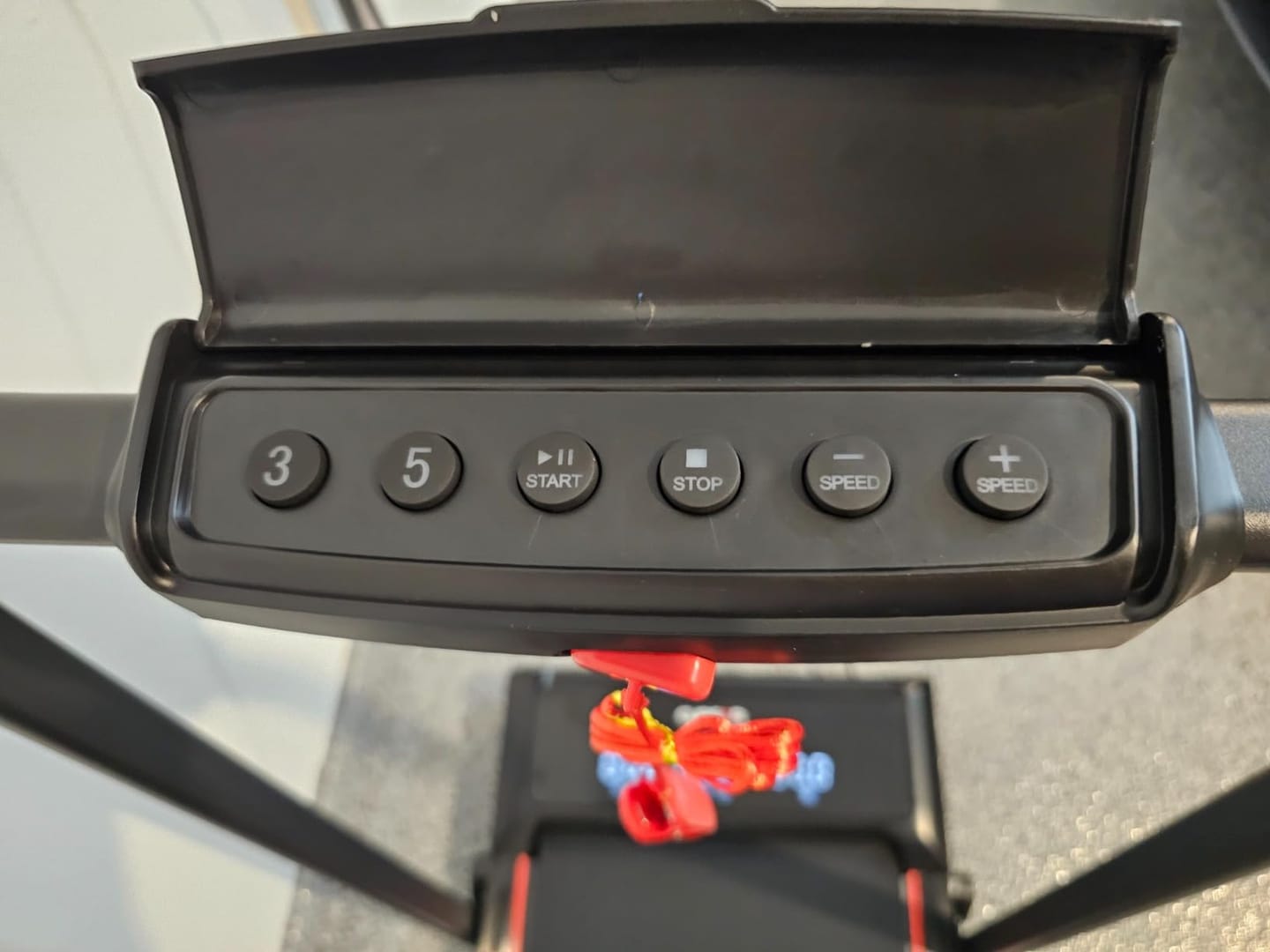 Customer photo review of Umay X5F Folding 3-in-1 Portable Treadmill with 16% Incline Max 10 KM/H
