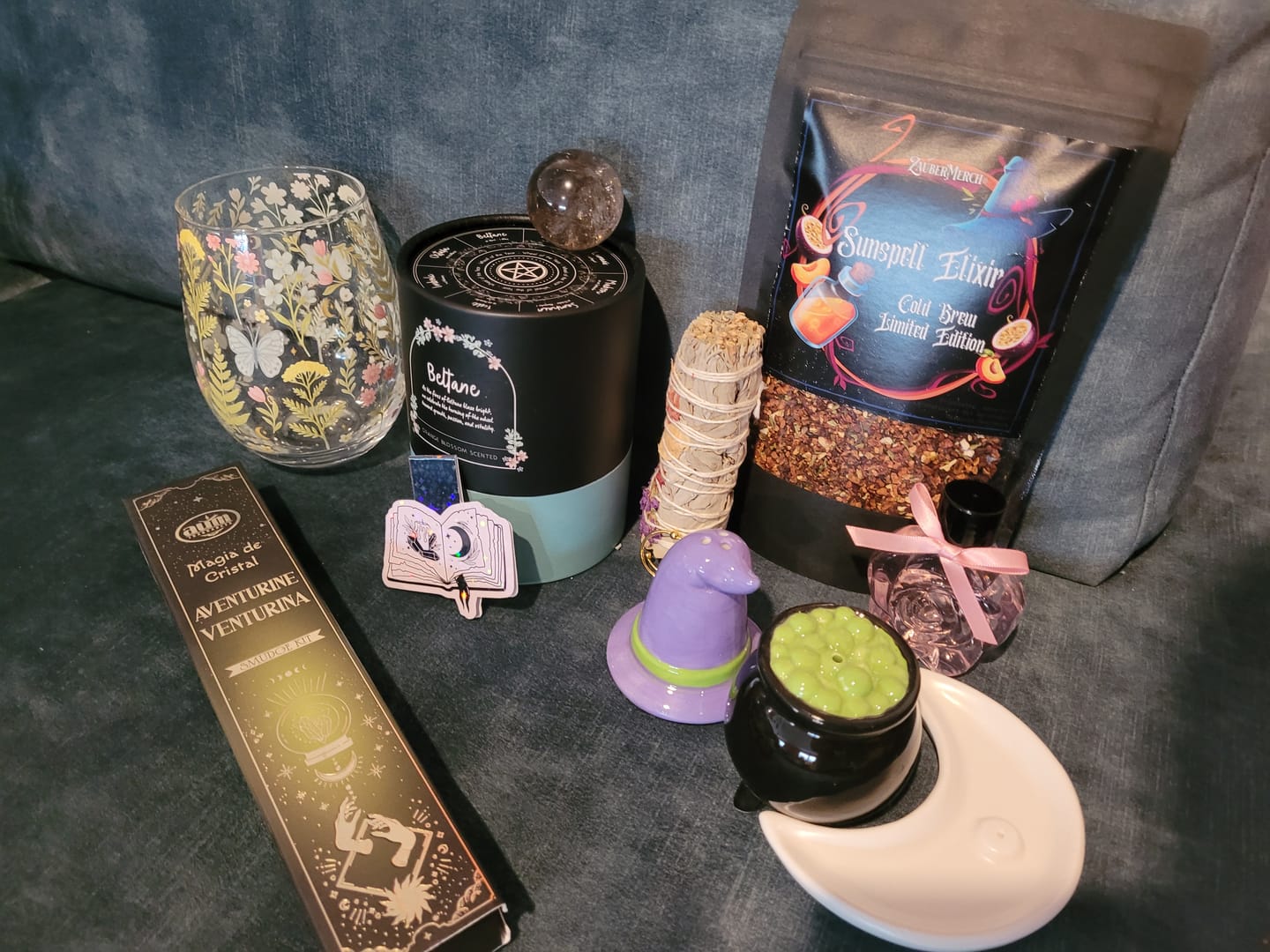 Customer photo review of Witchy Box Mai (Monatlich wechselnd & limtiert)