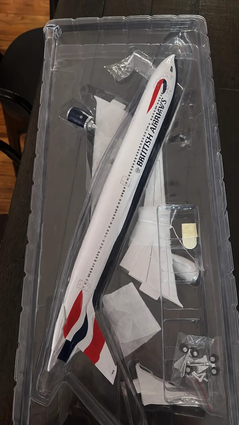 Customer photo review of British Airways Boeing 787-9 1:130 Scale Model