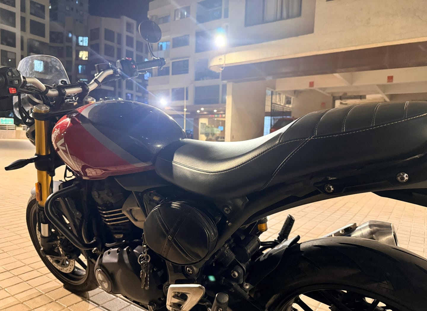 Customer photo review of Scrambler Egg: Side Panel Bag For Triumph Scrambler 400X/XC