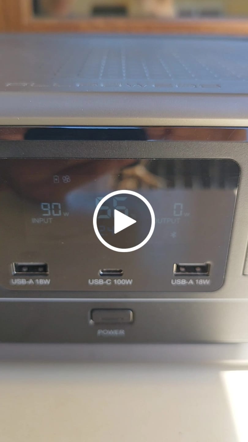Customer video review of ALLPOWERS 300W Générateur Solaire VOLIX P300 avec SOLAX SE100 PV100W