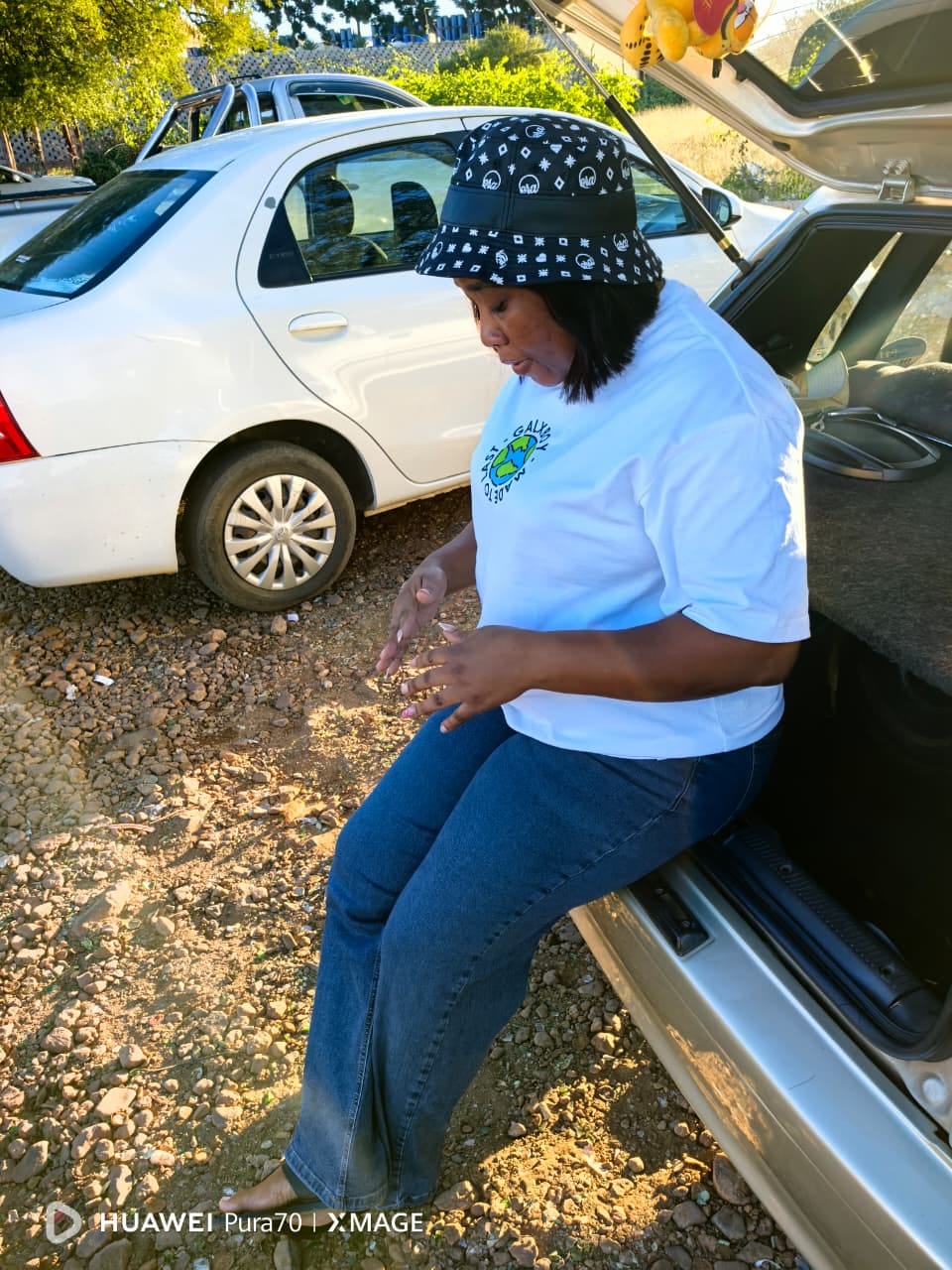 Customer photo review of Billy Bucket Hat
