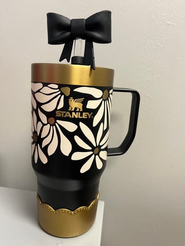 Customer photo review of Black 3D Bow Straw Topper
