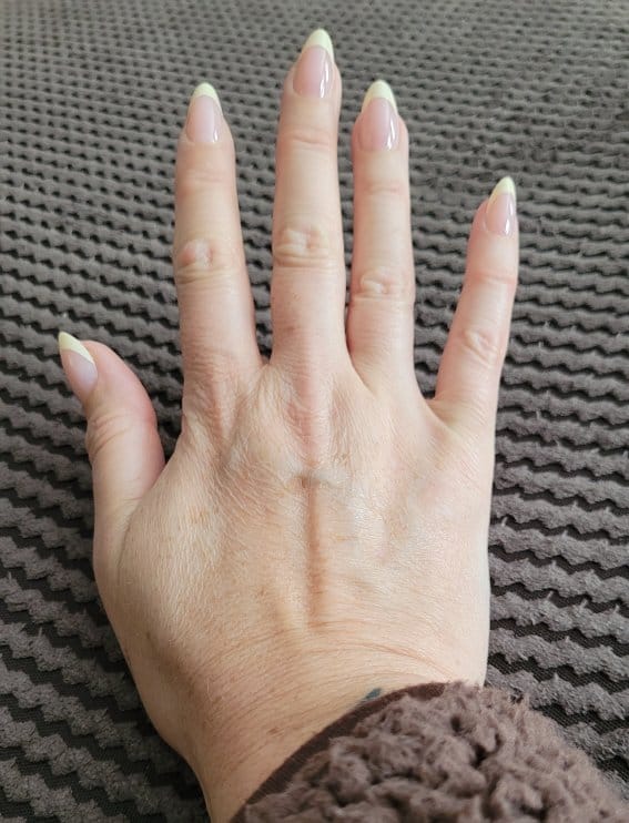 Customer photo review of Banana Split - Press On Nails