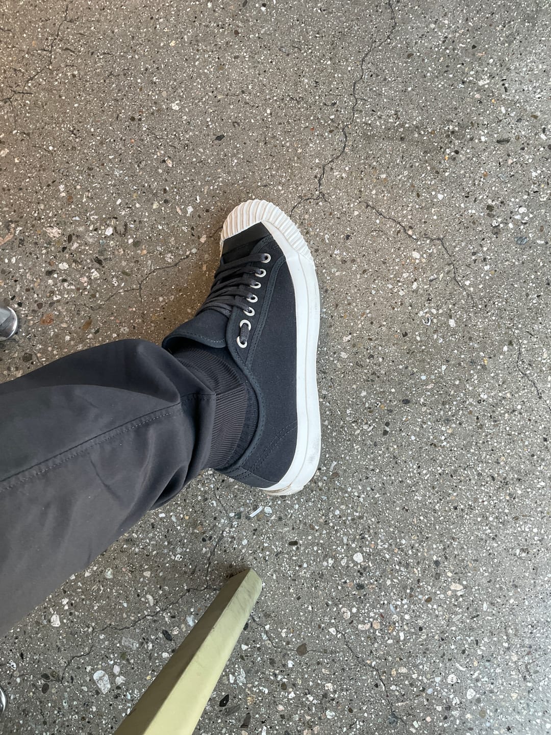 Customer photo review of Grounder Low-Top Black/Sea Salt