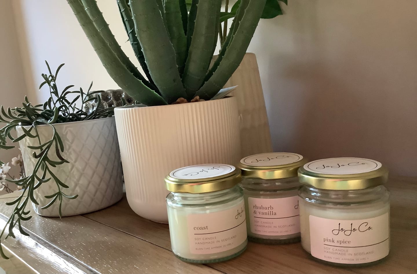 Customer photo review of ★ Candle Fest - Rhubarb & Vanilla 20 Hour ★