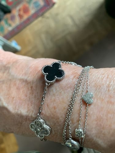 Customer photo review of CLOVER BRACELET 5 MOTIF ONYXS DIAMOND