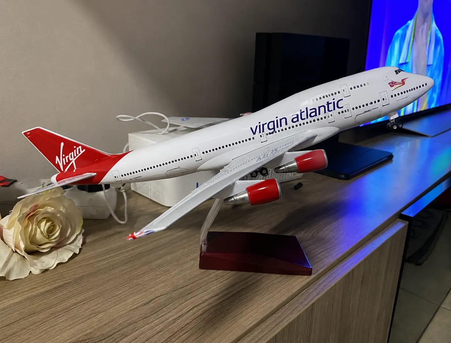 Customer photo review of Virgin Atlantic Boeing 747-400 1:150 Scale Model
