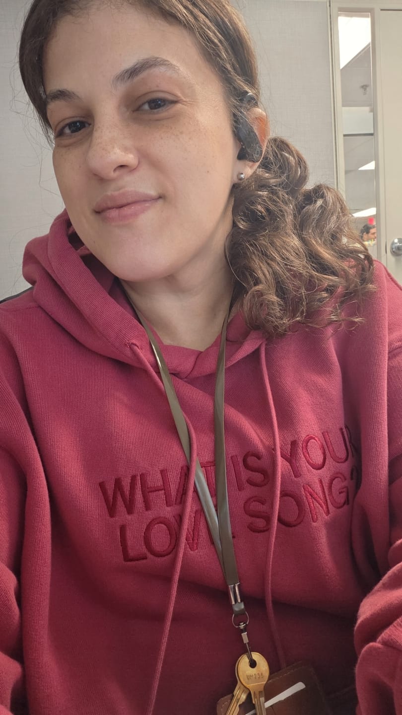 Customer photo review of [4TH PRE-ORDER] BTS - ARIRANG OFFICIAL MD HOODIE RED