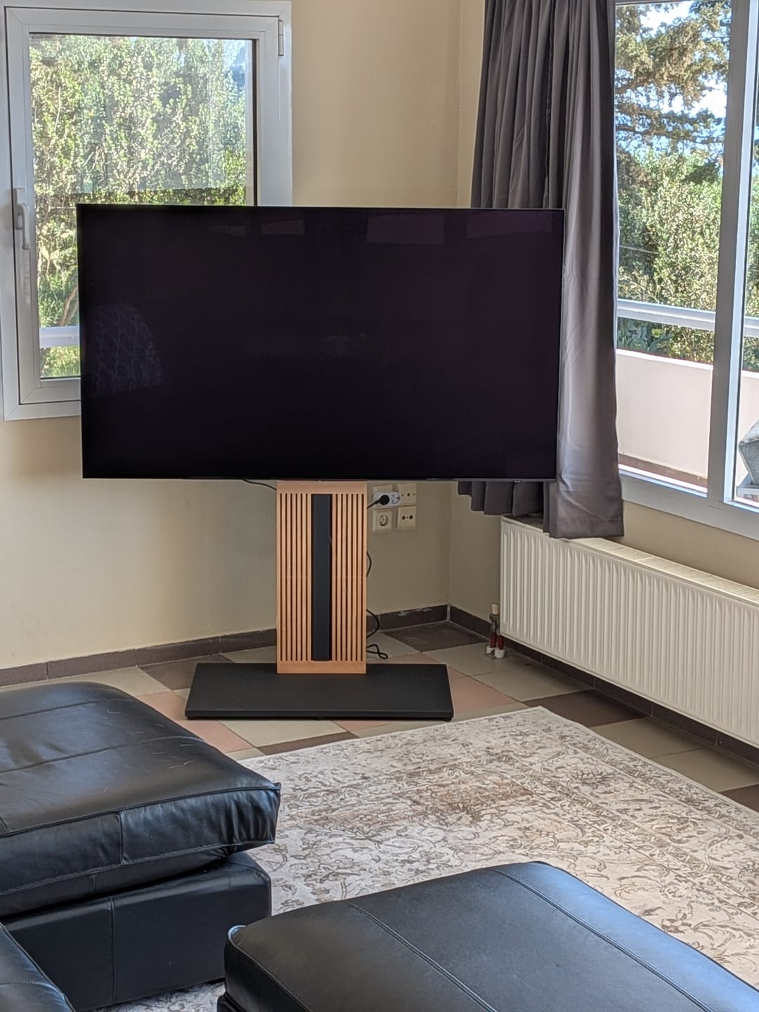 Customer photo review of ZEN FT88 Floor TV Stand