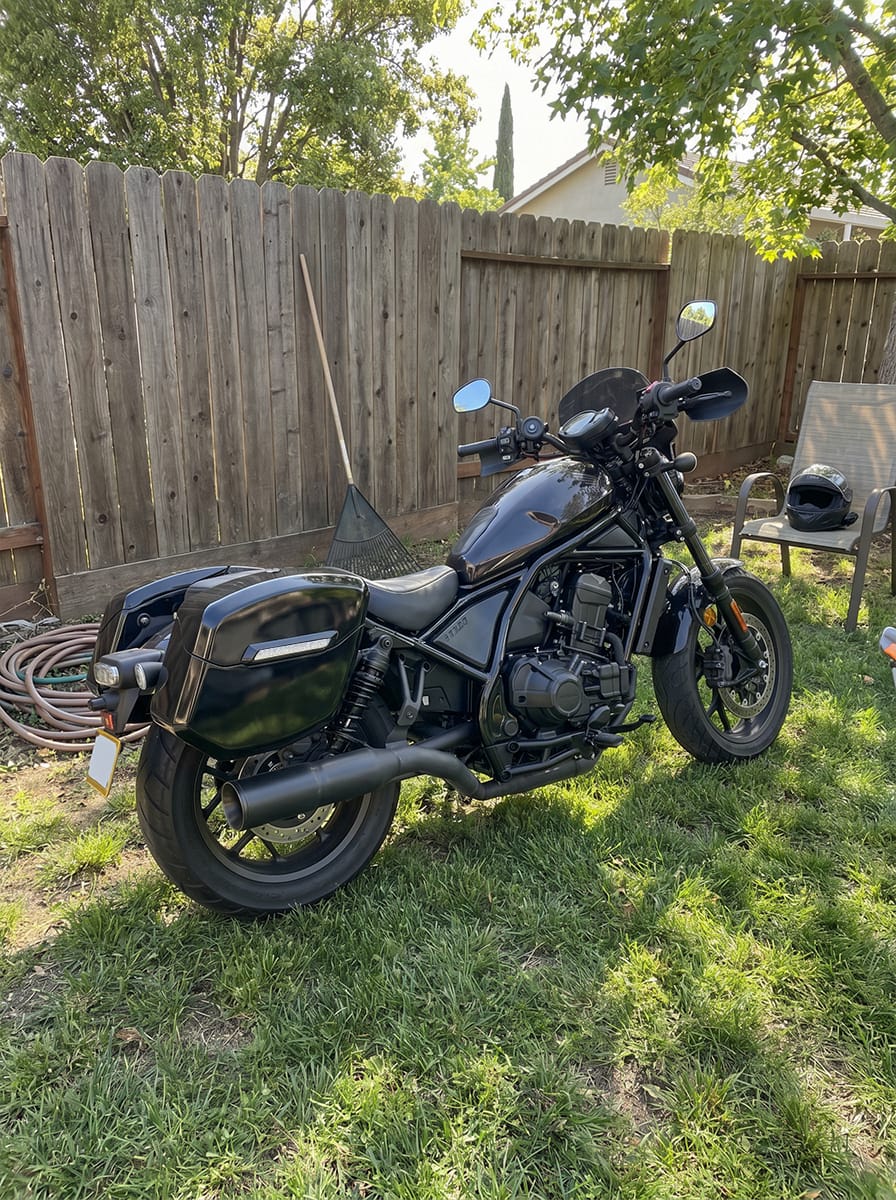 Customer photo review of 24L - Ironclad Quick-Mount Medium Honda Rebel 1100 Painted Hard Saddlebags