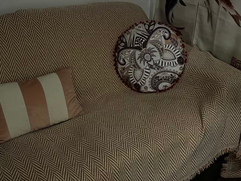 Customer photo review of Herringbone Sofa Cover – Elegant Microfiber Protector