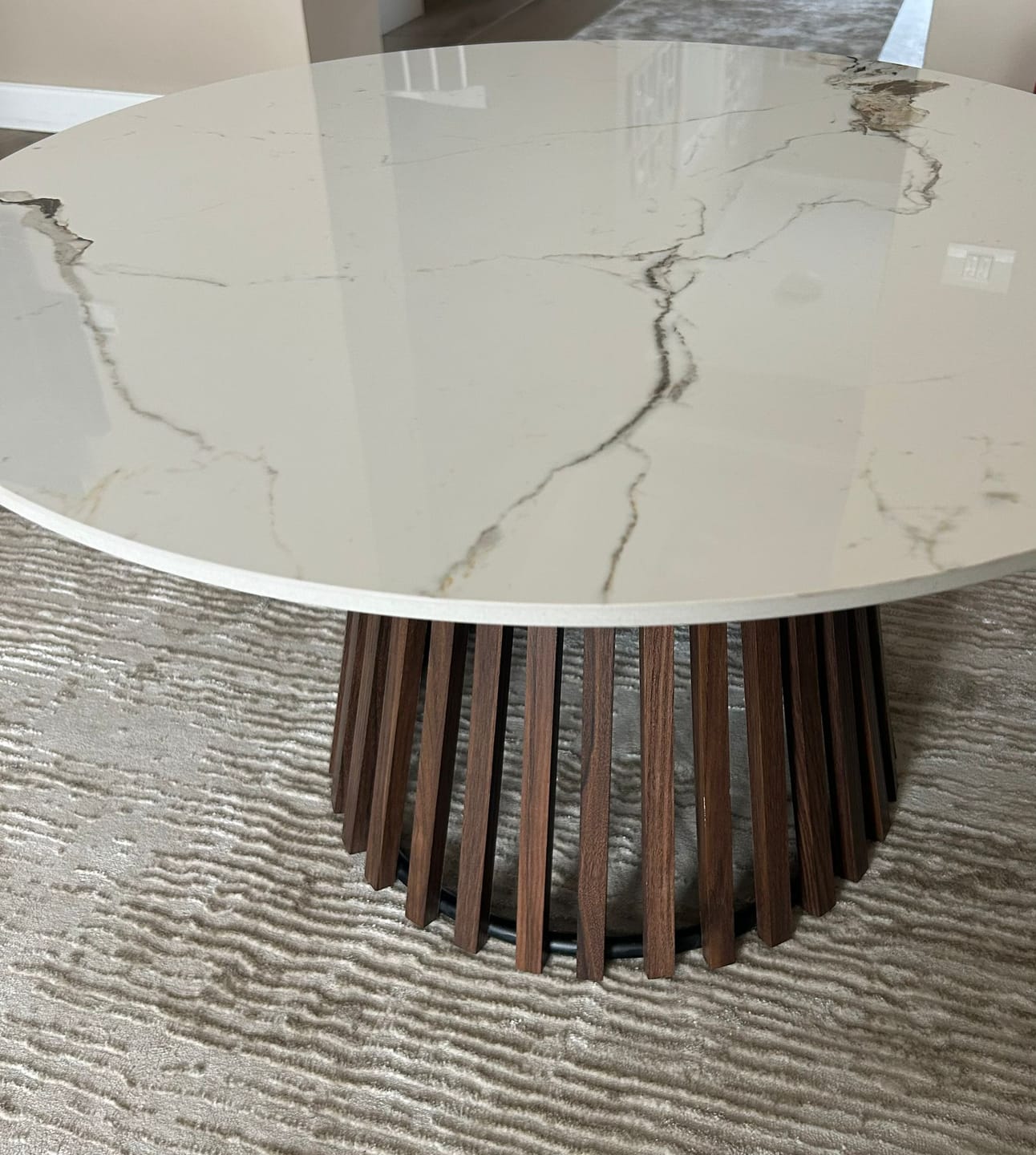 Customer photo review of Masuta cafea MDF CARINA, bej cu efect de marmura/nuc, 80x46 cm