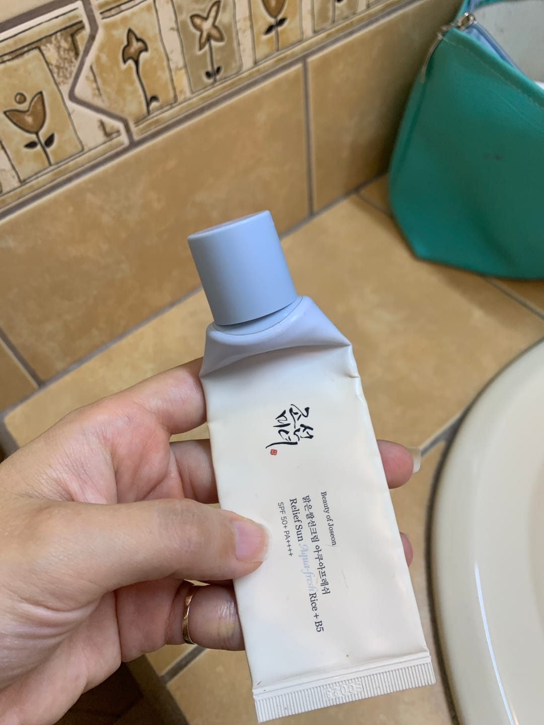 Customer photo review of Relief Sun Aqua - Fresh Rice + B5 SPF50+ PA++++