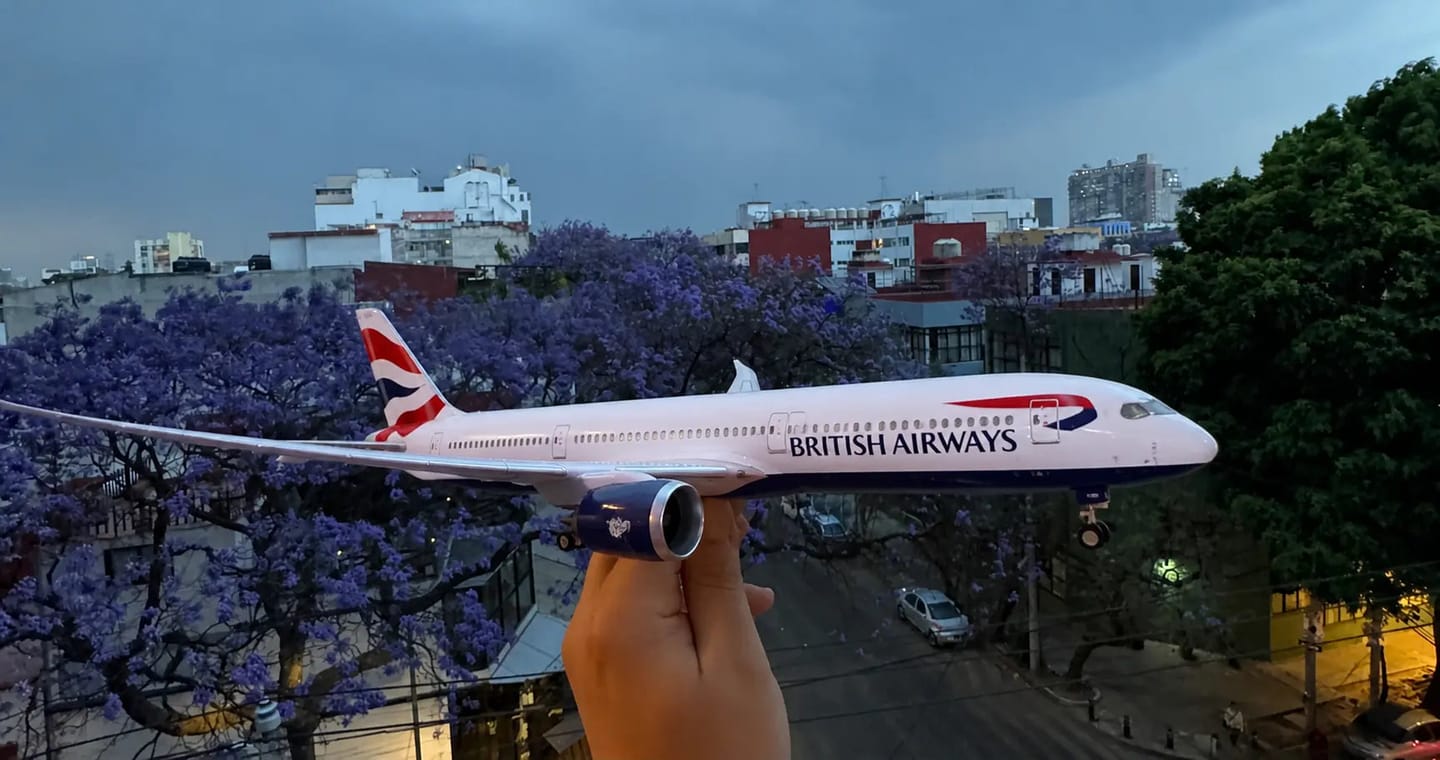Customer photo review of British Airways Boeing 787-9 1:130 Scale Model