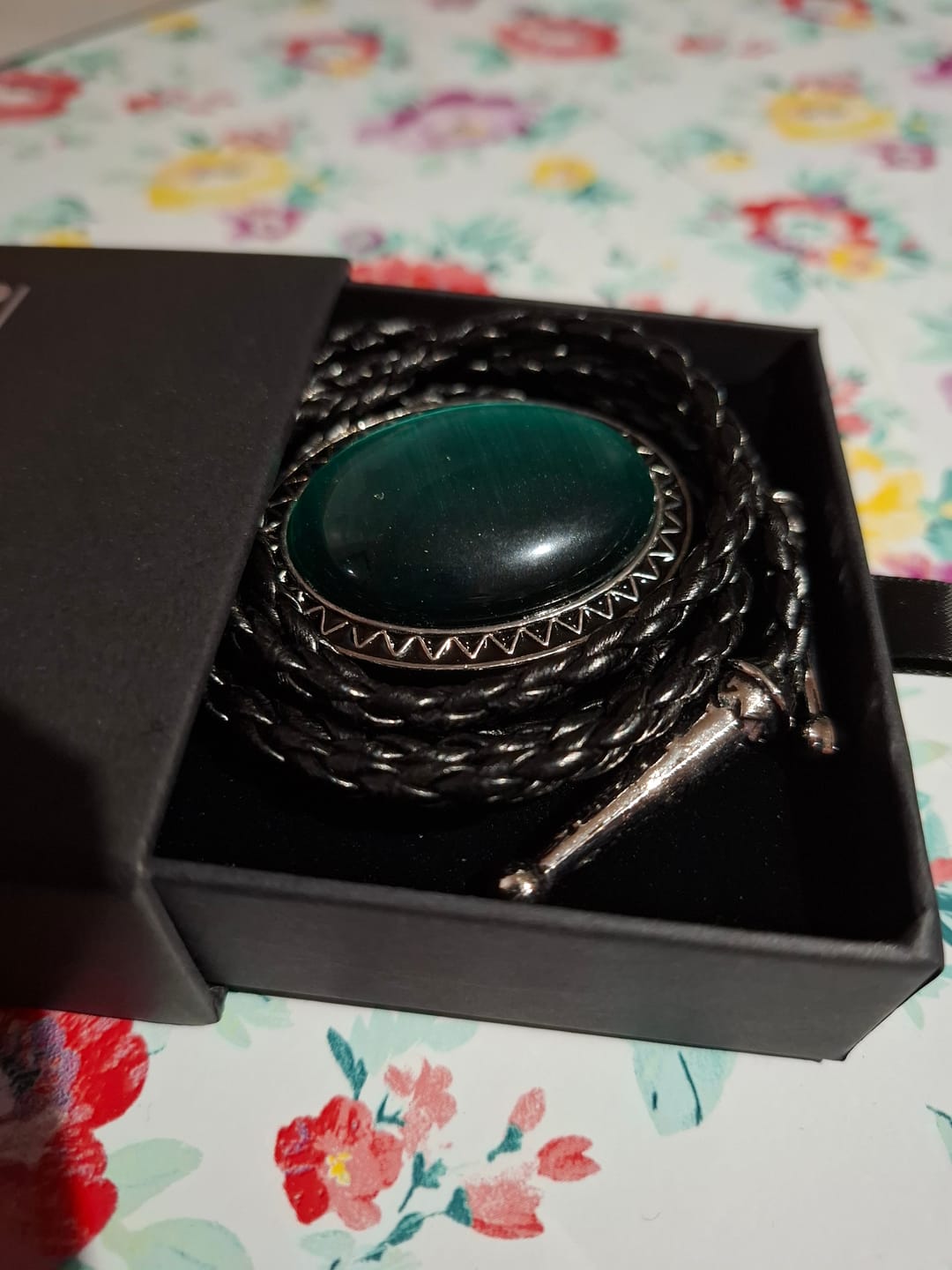 Customer photo review of The Emerald Stone -Bolo Tie and Gift Box