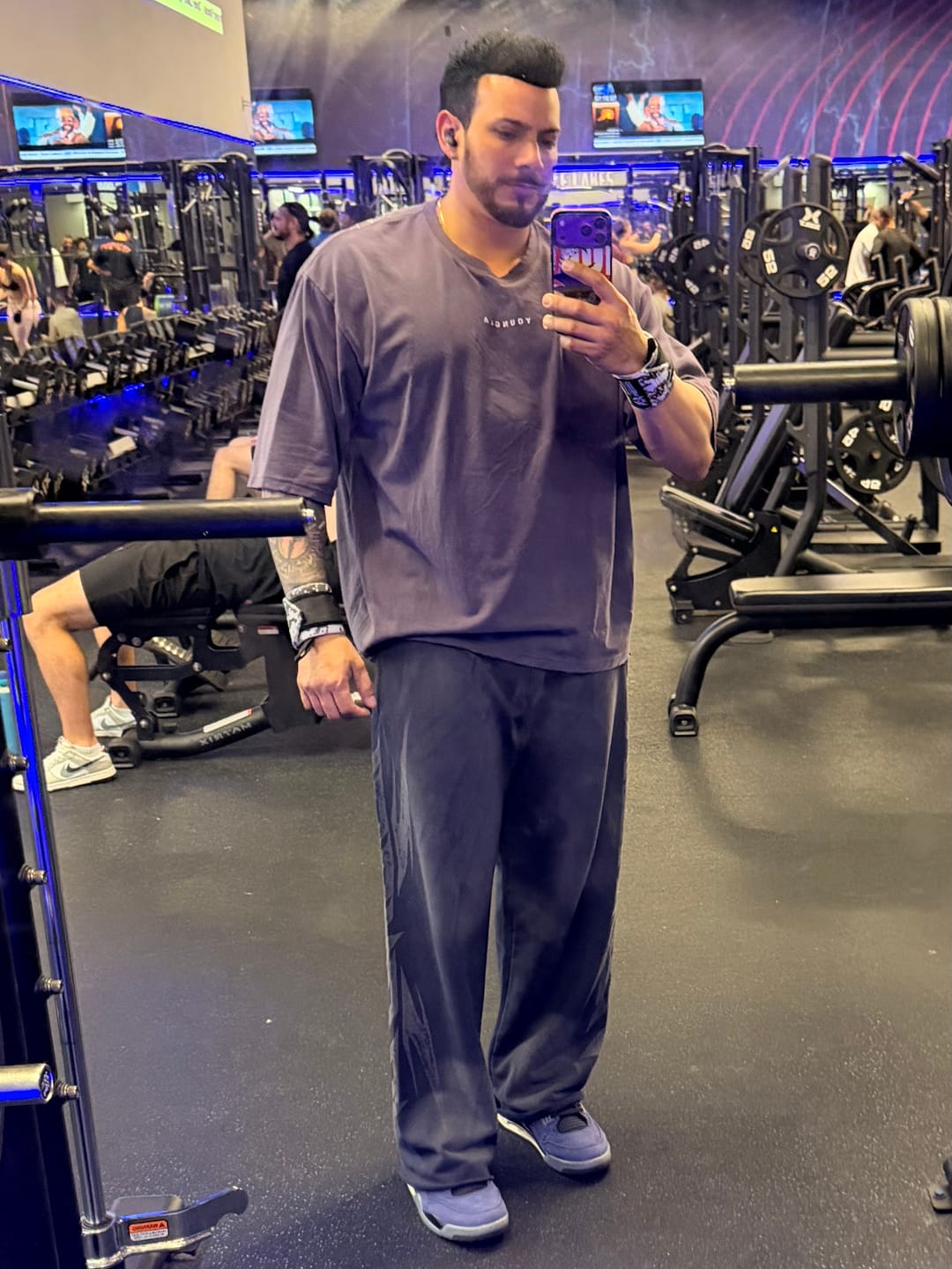 Customer photo review of 2144 - Shadow Sweats