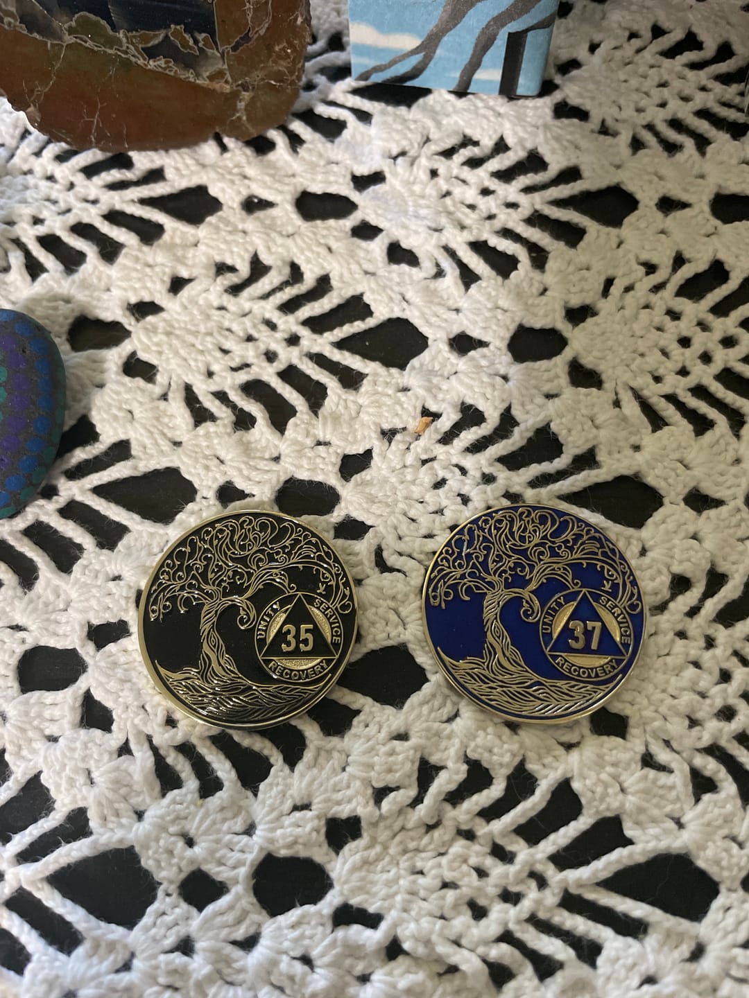 Customer photo review of 1 to 65 Year Sobriety Mint Twisted Tree of Life Gold Plated AA Recovery Medallion/Chip/Coin - Black