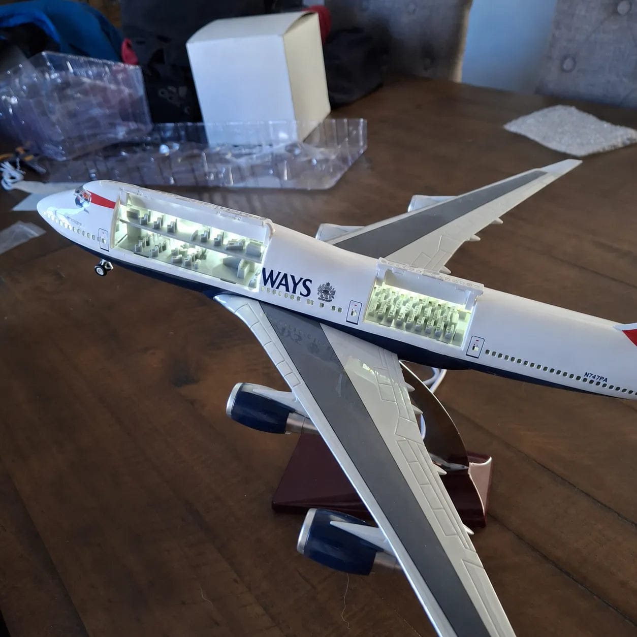 Customer photo review of British Airways Boeing 747 1:150 Scale Model