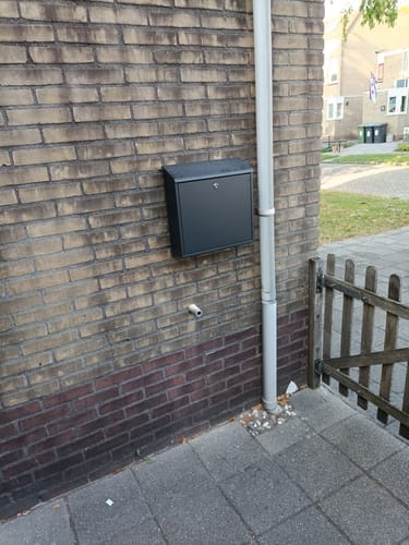 Customer photo review of Avalo Brievenbus Zwart RVS - Wandbrievenbus - Incl. Montagemateriaal & 2 Sleutels