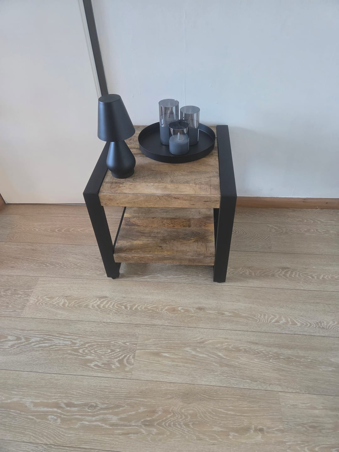 Customer photo review of Bijzettafel Mangohout | 50 cm x 50 cm x 45 cm