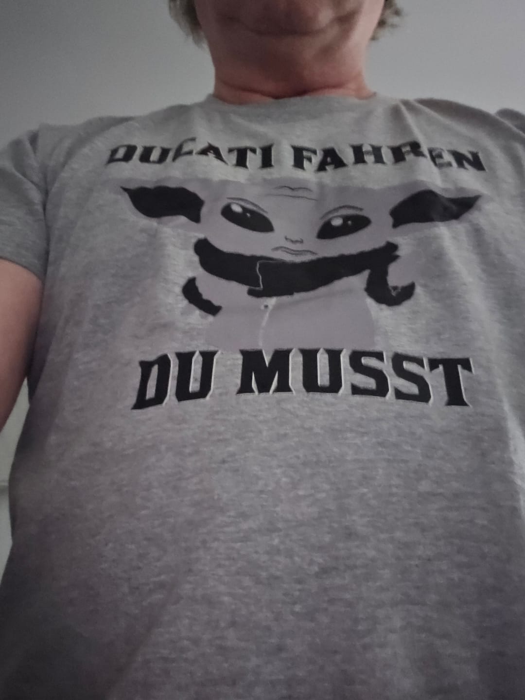Customer photo review of Ducati fahren du musst- Herren Shirt