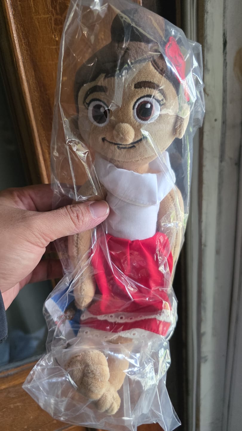 Customer photo review of La Jibarita Amapola | Peluche con Esqueleto Interno