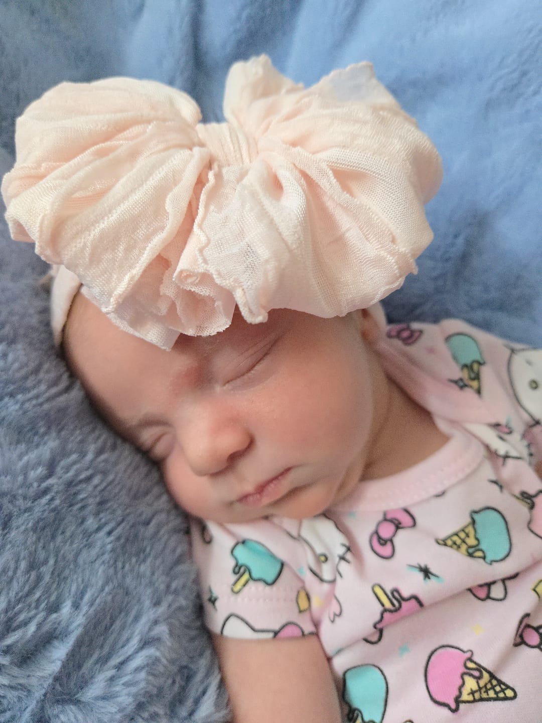 Customer photo review of Pearl Ruffled Headband