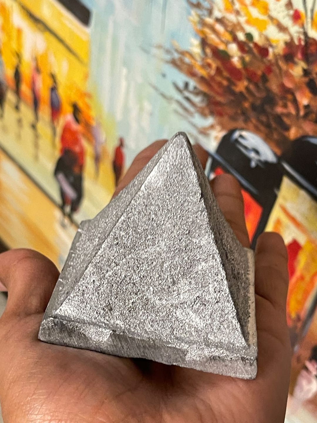 Customer photo review of Solid Iron Metal Pyramid Vastu Remedy for West Direction and Brahmasthan Balance, Mental Focus, Career Success and Positive Energy Correction | 6.5 cm | 615 g